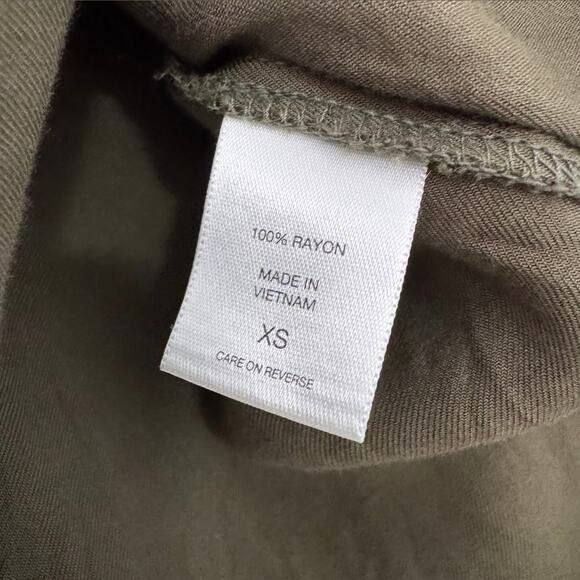 Soho Jeans Green Cold Shoulder Long Sleeve Button Up Top Size X-small - Picture 4 of 4